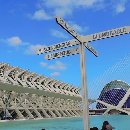 Valencia Las Artes Y Ciencias + Garaje + Netflix Экстерьер фото