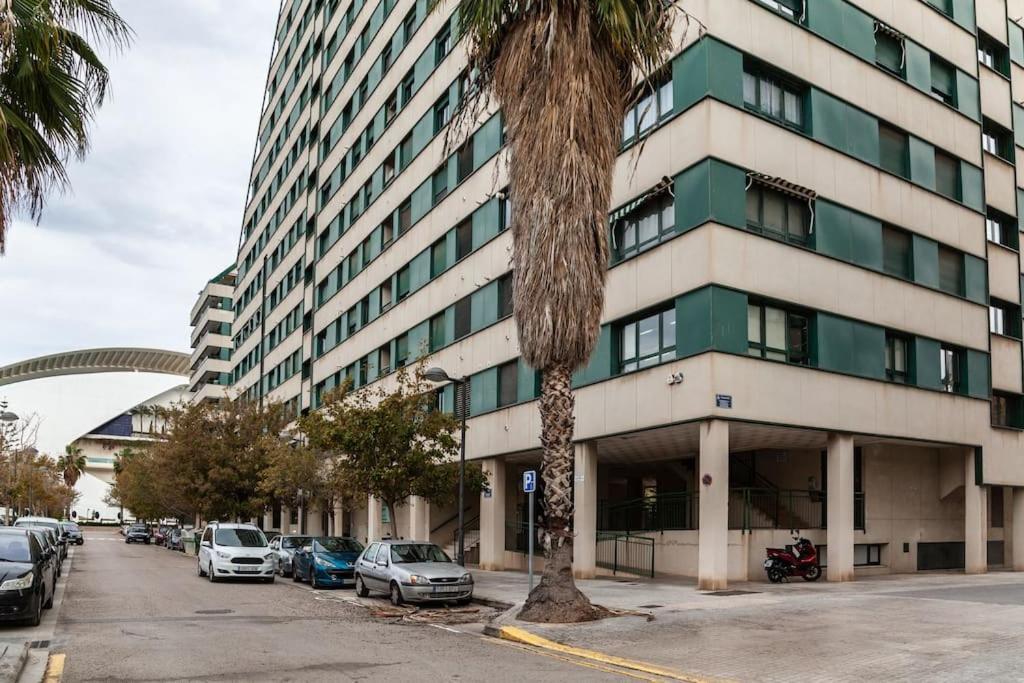 Valencia Las Artes Y Ciencias + Garaje + Netflix Экстерьер фото