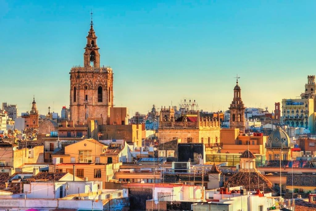 Valencia Las Artes Y Ciencias + Garaje + Netflix Экстерьер фото